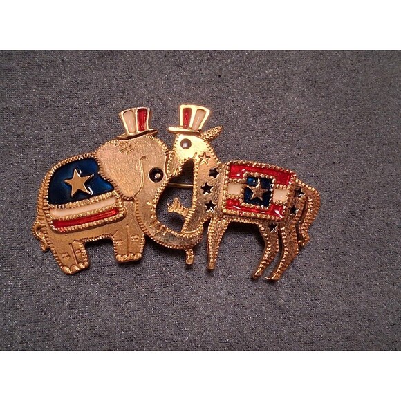 Newpro Vintage Political Brooch Elephant Fighting Donkey Republican Democrat - Picture 1 of 3